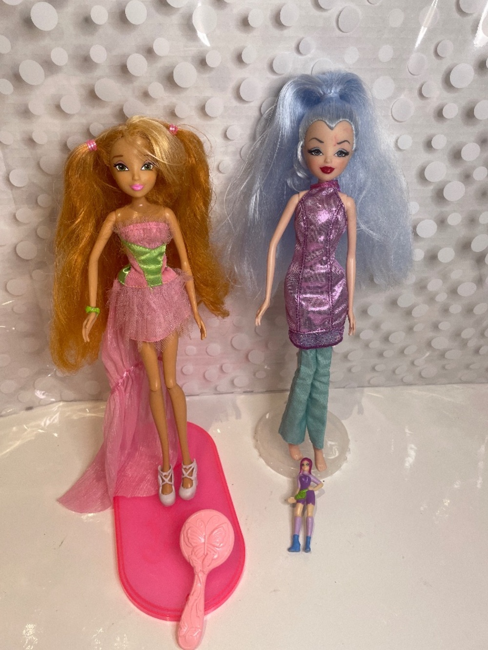 Winx Club Flora & Icy dolls - Good vs Evil